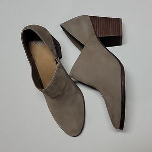 Gianni Bini ankle boots size 11